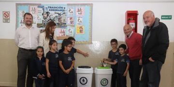 Cestos de recolección diferenciada en escuelas de Carlos Paz