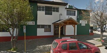 Detuvieron a un hombre que exhibía sus partes íntimas a adolescentes en Bariloche