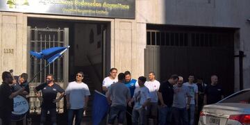 La manifestación se inició el miércoles a la mañana\u002E (@BeatrizPriotti)