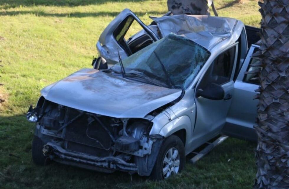 Impactante: perdió el control de la camioneta y cayó al vacío