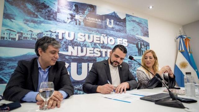 Firma del Plan Nacional de Suelo Urbano