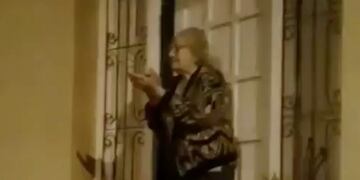 Coronavirus: el emocionante aplauso de una abuela de 99 años que se volvió viral