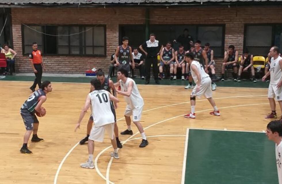 Torneo Federal: en un partidazo Unión Abasto ganó 77 - 76 a Estudiantes
