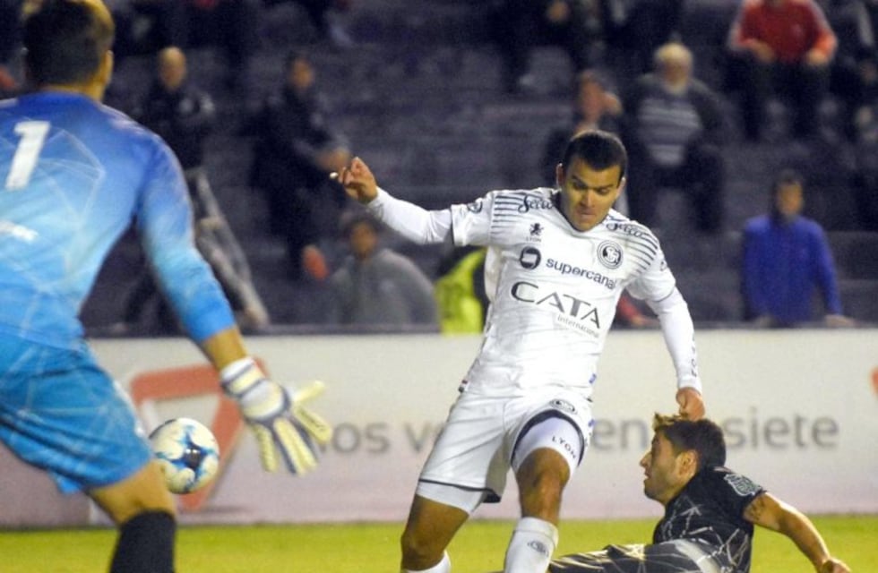 Independiente Rivadavia no pudo con Central Córdoba en el duelo por la permanencia