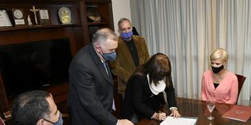 Legislatura: Jaldo firmó un convenio con universidades para capacitar sobre la Ley Micaela\u002E (Legislatura de Tucumán)