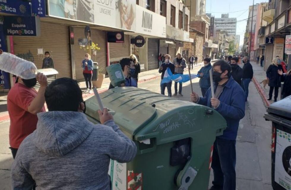 "Estamos en una situación límite": dueños de comercios mayoristas protestan en Córdoba