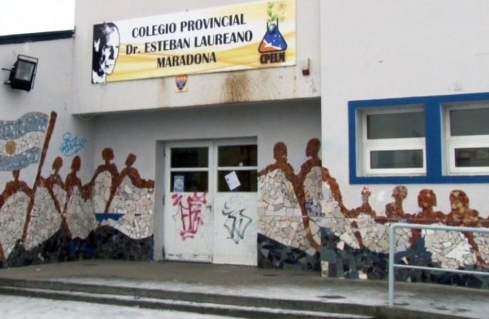 Robaron dos computadoras en un colegio de Río Grande