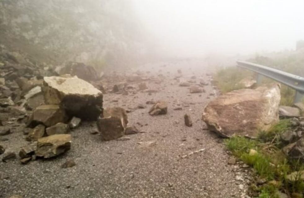 Por las intensas lluvias, el camino al Filo de Merlo estuvo cortado por desmoronamiento