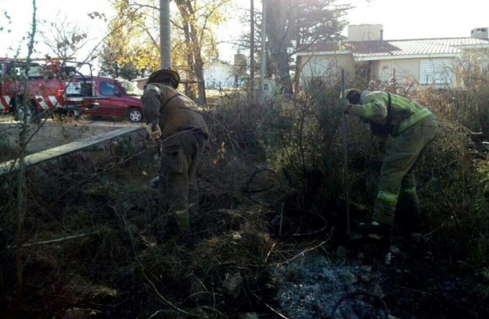 Bomberos sofocaron un incipiente incendio en San Antonio de Arredondo