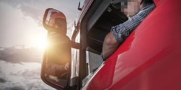 Un camionero mendocino fotografió extrañas figuras en la Ruta 7\u002E