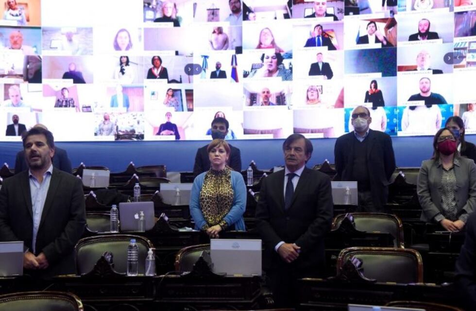 Los diputados no se pusieron de acuerdo sobre cómo sesionar y van camino al papelón