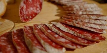 Prohibieron la comercialización de un salamín