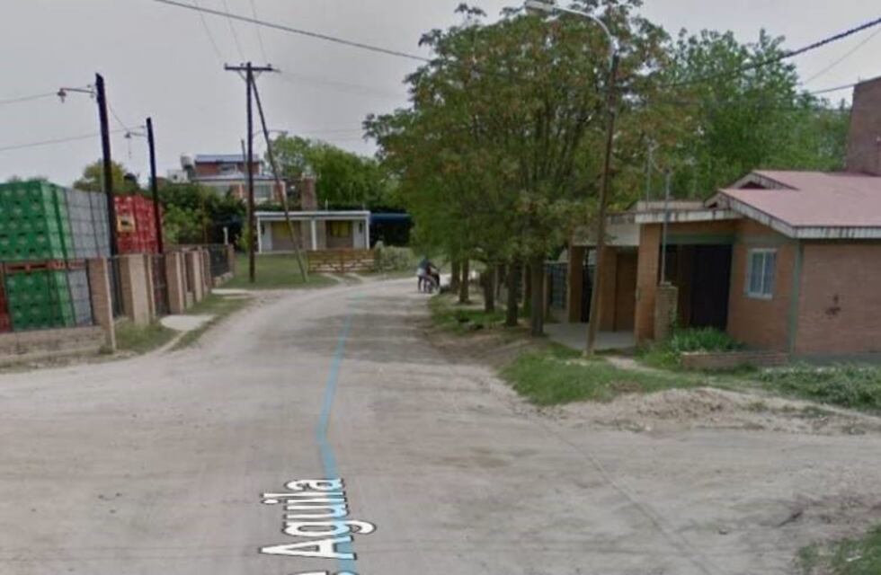 Conductor de moto quedó con varias lesiones luego de chocar con un auto