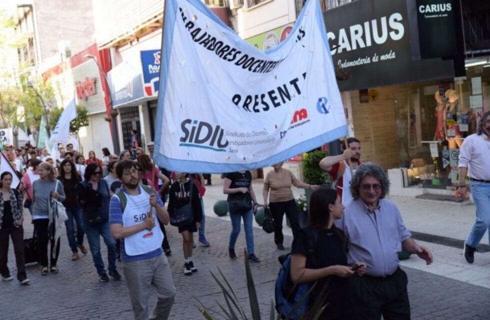 Docentes de la UNSL amenazan con un paro por 48 horas