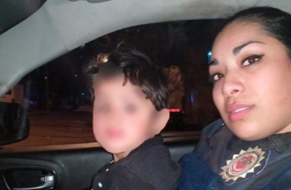 Hallan deambulando a un niño a las 4 am en un barrio en Córdoba