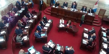 Debate sobre la reforma constitucional de Santa Fe en la Legislatura provincial\u002E (@mturletti90)