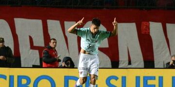 Colu00f3n venciu00f3 2-1 a San Lorenzo y sueu00f1a mu00e1s que nunca con las Copas\u002E