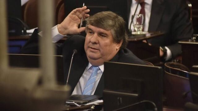 El senador, José Mayans, marcó diferencias con varios proyectos del oficialismo