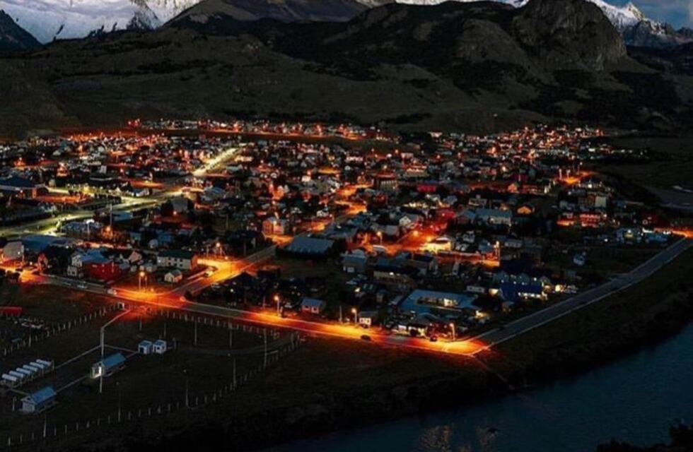 El Chaltén: en fase DISPO una cervecería organizó un recital reuniendo a más de 80 personas