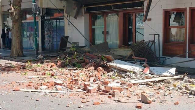 Cayó la mampostería del hotel Cielo Azul (El Marplatense)