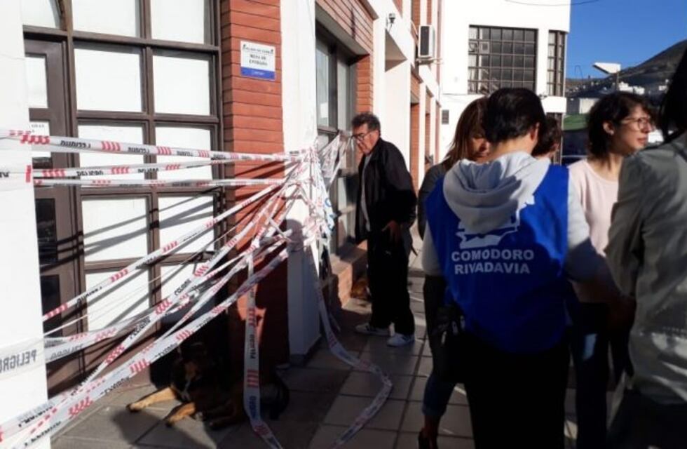 "Cerraron" los accesos a los juzgados reclamando por sueldos