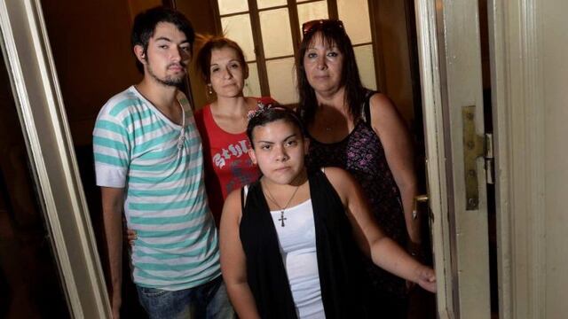 Un alumno, una alumna y dos madres del Pru00f3volo.