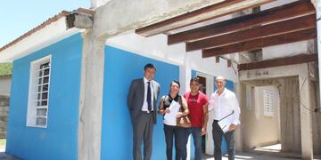 Entrega de viviendas a beneficiarios del \