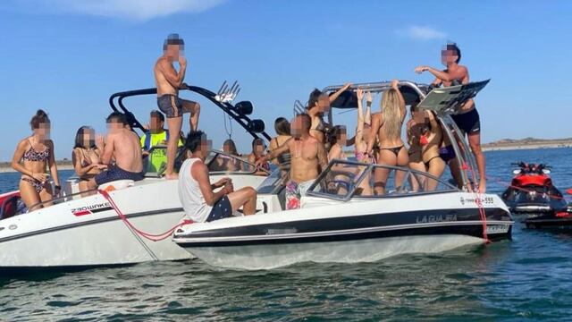Las autoridades de náutica de la Provincia sancionaron con multas de entre 90 mil y 30 mil pesos a los dueños de las embarcaciones de la fiesta ilegal. Gentileza