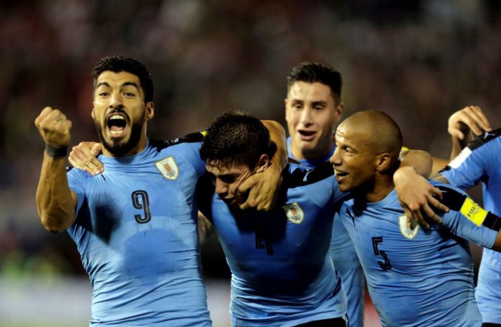 Uruguay logró un triunfazo en Paraguay y se acercó a Rusia 2018