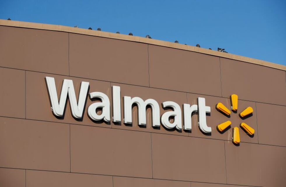 Francisco de Narváez cerró la compra y Walmart se va del país