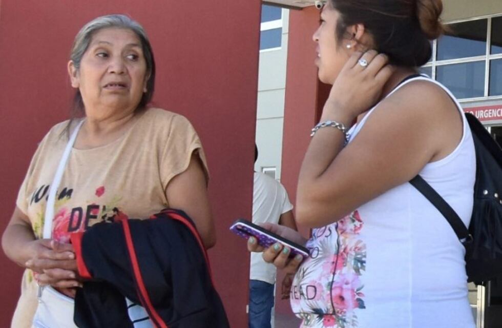 Está al borde de la muerte por estrellarse con su moto contra una pared