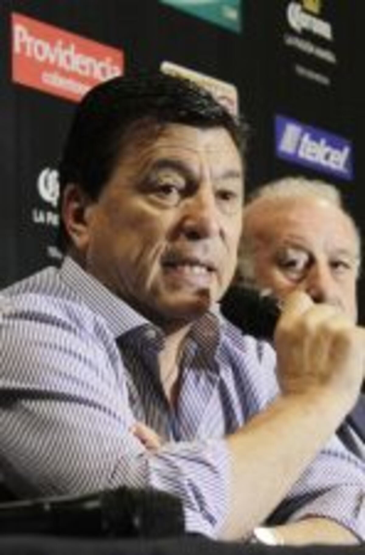MEX12. PACHUCA (Mu00c9XICO), 03/11/2015.- El exfutbolista y entrenador de fu00fatbol, el argentino Daniel Passarella, habla hoy, martes 3 de noviembre de 2015, durante una rueda de prensa previa a su ingreso al Salu00f3n de la Fama del fu00fatbol, en la ciudad de Pachuca