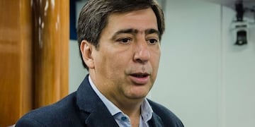Ante lo que parecía la concreción de un nuevo paro de choferes, el intendente municipal de Resistencia, Gustavo Martínez hizo una transferencia de 14 millones de pesos\u002E