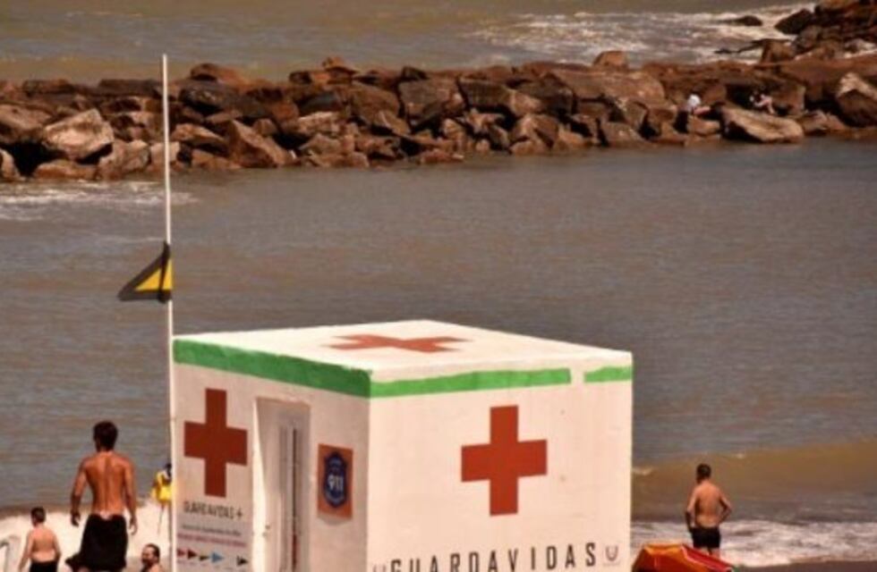 Guardavidas marplatenses adelantaron su paritaria con el gobierno municipal