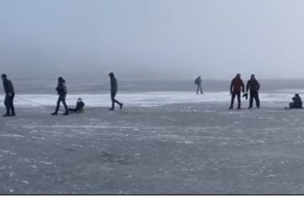 En El Calafate ya se disfruta de la pista de hielo mas grande de Sudamérica