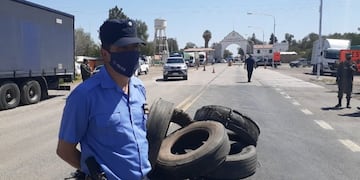 Corte de ruta, Desaguadero, Mendoza\u002E
