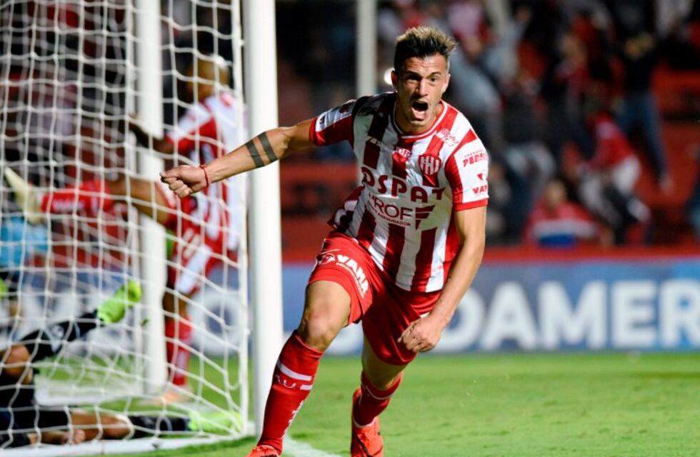 Unión derrotó 2 a 0 a Independiente del Valle en su debut internacional