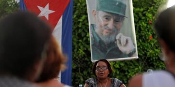 Asamblea de discusión en un barrio de La Habana por el proceso de consulta popular, por tres meses (Web)