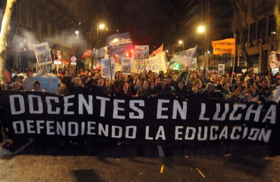 Pese a que los docentes de al UNLP aceptaron la propuesta salarial, siguen los paros