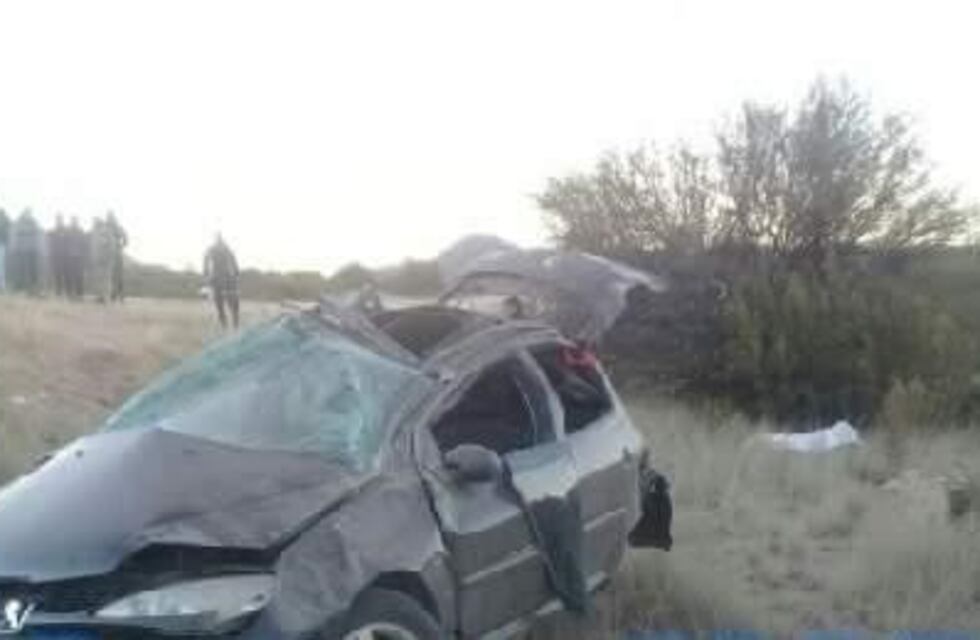 Agua Blanca: Hombre muere al volcar su automóvil en Ruta 75