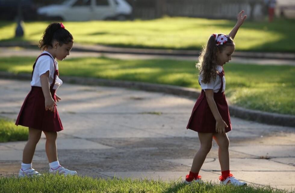 Un policía esposó y detuvo a una nena de seis años por hacer un berrinche en la escuela