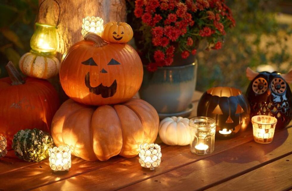 Dos niños celebraban Halloween y prendieron fuego la casa