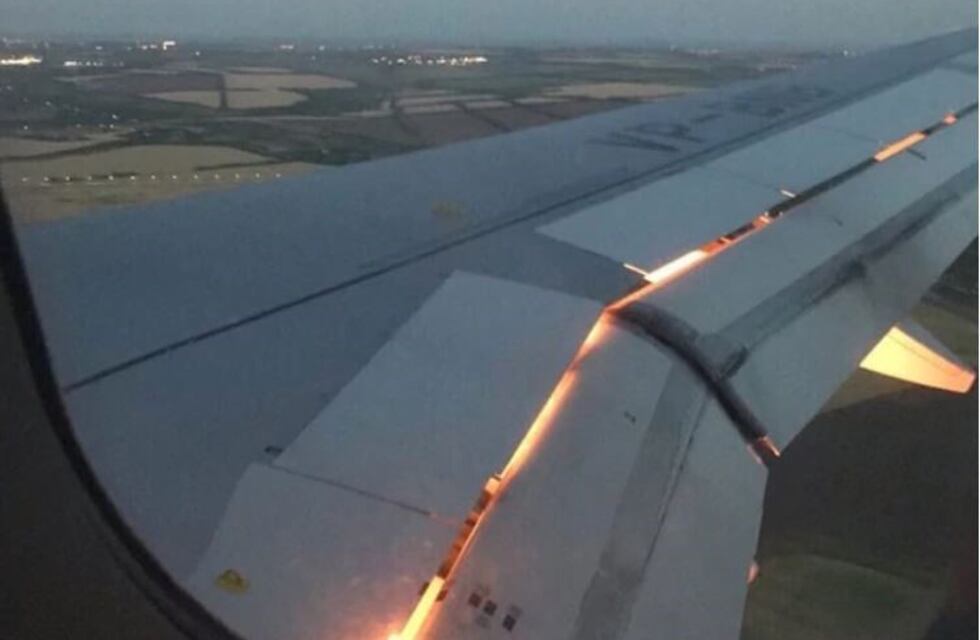 El avión que llevaba al plantel de Arabia Saudita se prendió fuego durante el aterrizaje