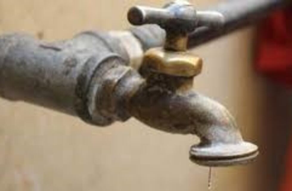 Defensoría Ciudadana pide que se regularice el servicio de agua en barrios platenses