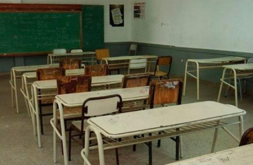 Docentes públicos anunciaron paro por 48 horas y se retrasa el inicio de clases