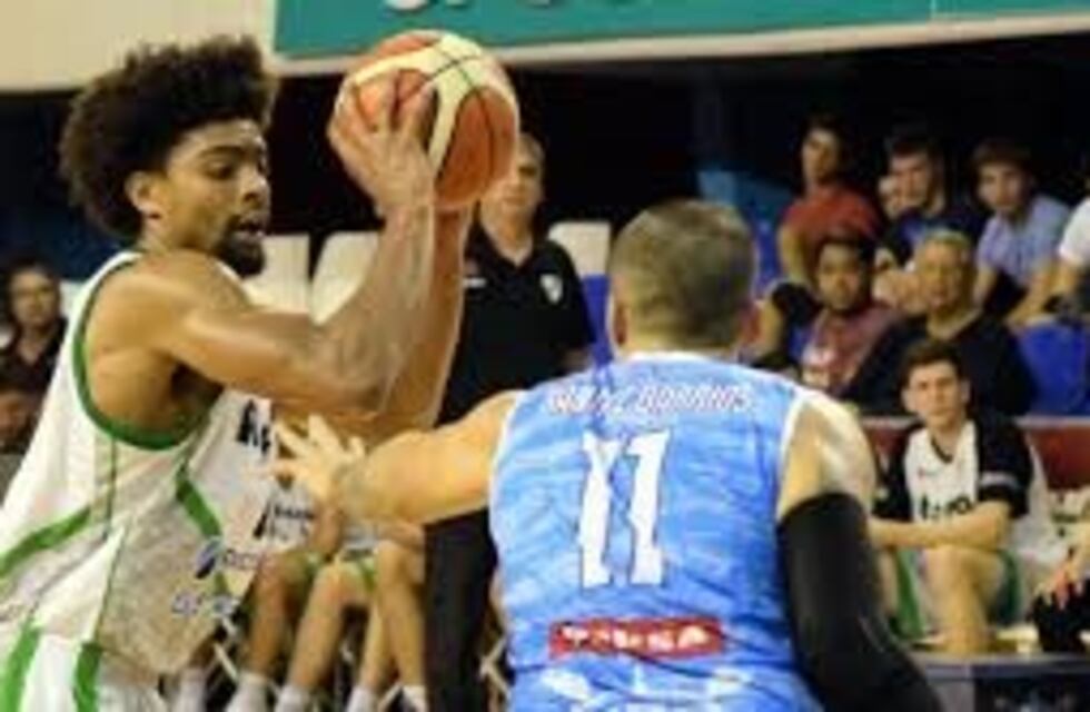 Atenas completó la gira con una valiosa victoria en Corrientes