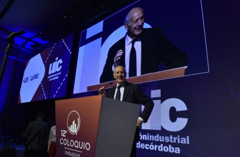 Para Lavagna la gobernabilidad del país depende de lograr el consumo y la inversión