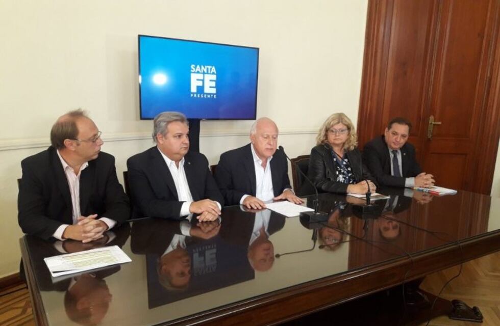 Lifschitz dijo que el aumento es una "decisión política" y dejó abierta la paritaria