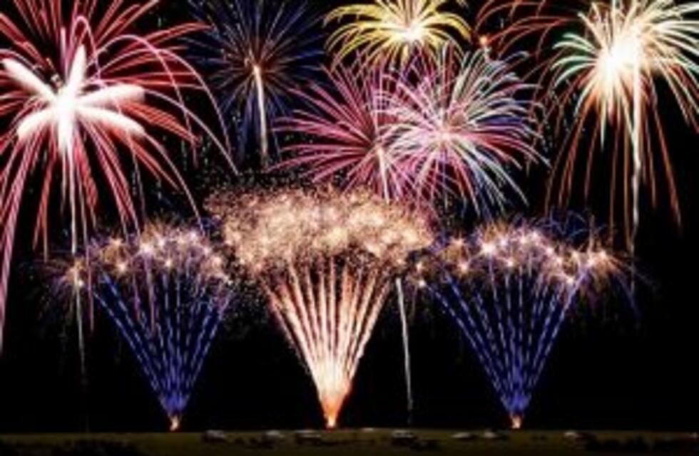 Espectáculo de de fuegos artificiales lumínicos para desalentar el uso de pirotecnia