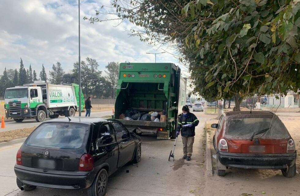 El recolector atropellado en avenida 11 de septiembre tiene ambas piernas comprometidas